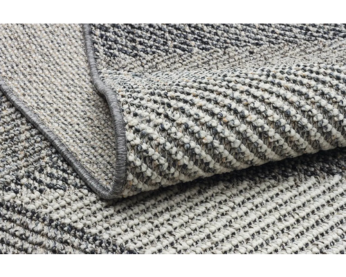 Detailní pohled na všívaný koberec