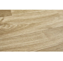 Detail laminátové podlahy s dřevěným vzhledem