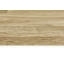 Podlahová krytina s dřevěným dekorem, detailní záběr