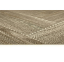 Detail vinylové podlahy se vzorem rybí kosti