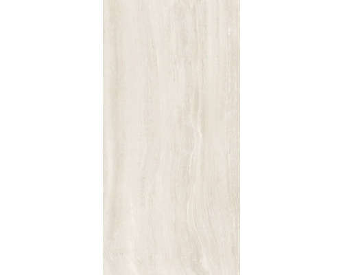 Světlá keramická dlaždice s mramorovým vzhledem.