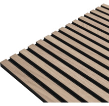 Dřevěný panel s lamelovou strukturou