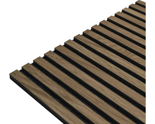 Dřevěný panel s lamelovou strukturou pro dekoraci stěn