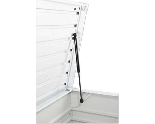 Detail otevřené skříně na nářadí s plynovou pružinou