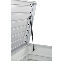 Detailní pohled na otevřený úložný box s plynovou pružinou