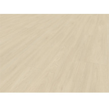 Detail světlé laminátové podlahy s kresbou dřeva