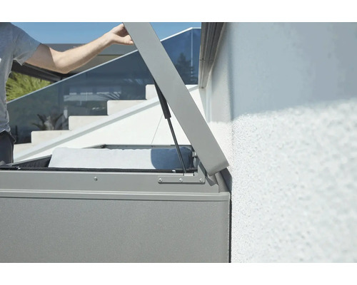 Otevřený úložný box pro uložení zahradních předmětů