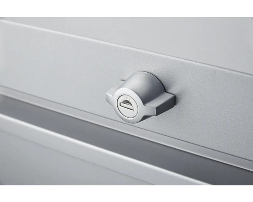 Detail zámku zahradního boxu