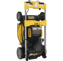 Složená žlutá sekačka na trávu DeWalt pro úsporné skladování.