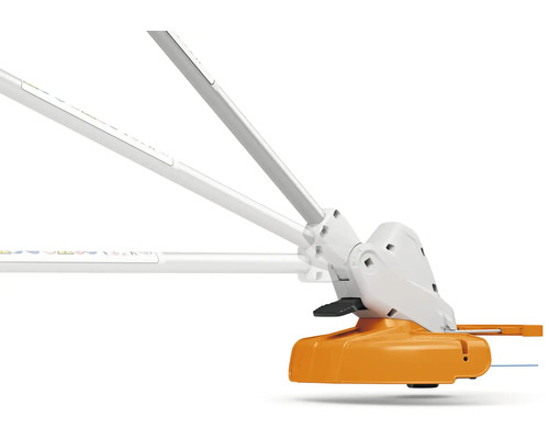 Detailní záběr vyžínače s nastavitelnou žací hlavou