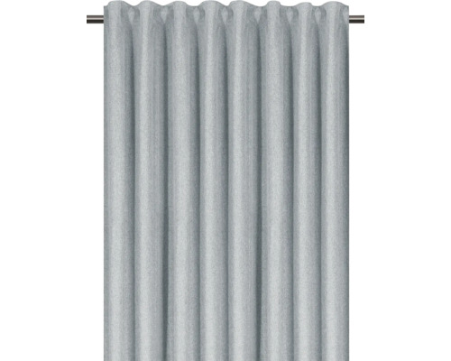 Šedý závěs se skládaným zavěšením na záclonové tyči