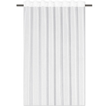 Záclona s řasící páskou zavěšená na záclonové tyči