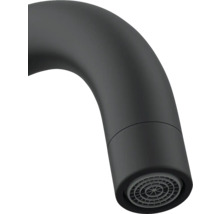 Detailní záběr výtoku vodovodní baterie