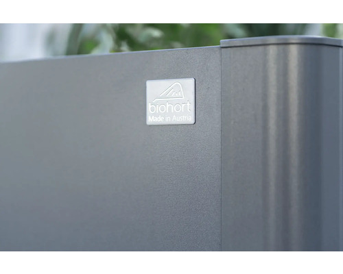 Logo Biohort na zahradním produktu, vyrobeno v Rakousku