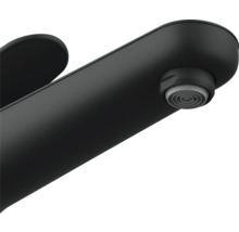 Černá vodovodní baterie s kulatým výtokem