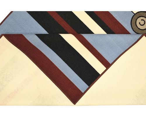 Koberec s pruhovaným vzorem a spirálovým designem