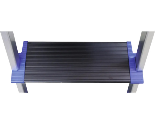 Stupínek žebříku s hliníkovým rámem a protiskluzovým povrchem