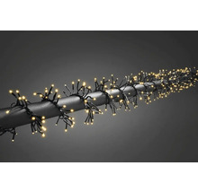LED světelný řetěz připevněný na tyči