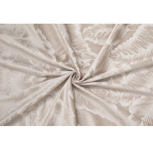 Dekorační látka se vzorem listů, zobrazená nařasená