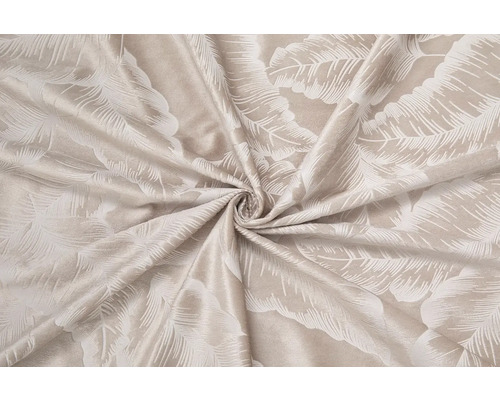 Dekorační látka se vzorem listů, zobrazená nařasená