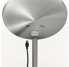 Pohled zezadu na lampu s USB portem a vypínačem