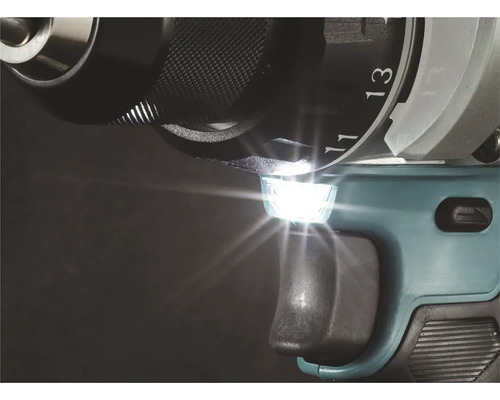 Detailní záběr vrtačky s LED osvětlením.