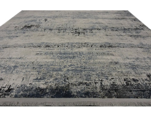 Koberec s abstraktním vzorem