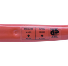 Nálepka na topůrku kladiva s informacemi o tvrdosti a pečetí VPA Gepruefte Sicherheit.