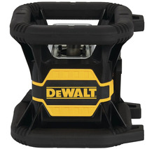 Logo DeWalt na staveništní lampě