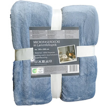 Světle modrá deka z mikrovlákna se vzhledem jehněčí kožešiny, přibližně 150 krát 200 centimetrů, ze 100 procent polyesteru