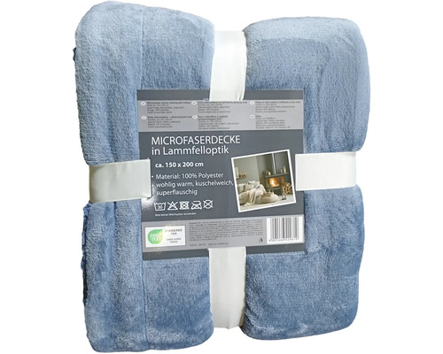 Světle modrá deka z mikrovlákna se vzhledem jehněčí kožešiny, přibližně 150 krát 200 centimetrů, ze 100 procent polyesteru