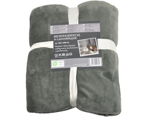 Šedá mikroflísová deka vzhledu ovčí kůže, přibližně 150 krát 200 centimetrů