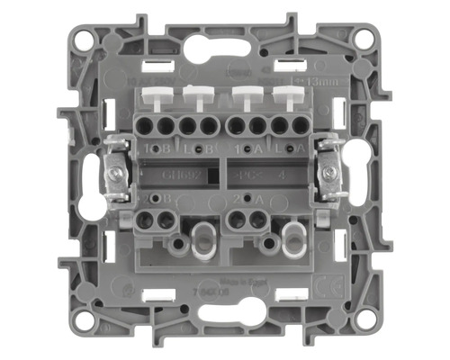 Detailní pohled na spínací vložku pro elektroinstalaci