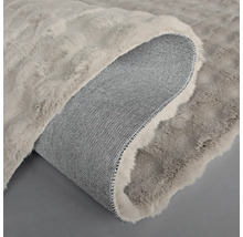 Chlupatý koberec s tkanou zadní stranou