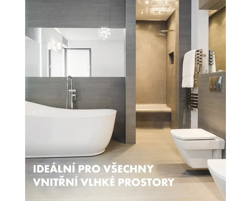 Moderní koupelna s volně stojící vanou, sprchou a toaletou