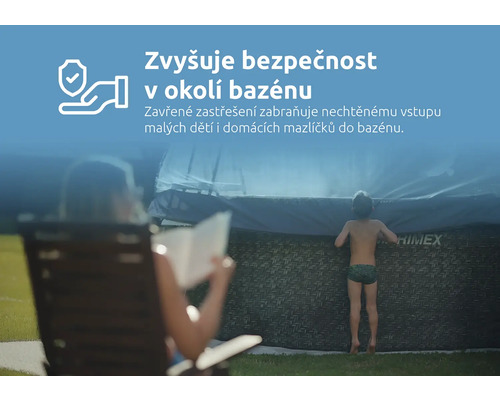 Scéna se zakrytým bazénem pro zvýšení bezpečnosti dětí a domácích mazlíčků