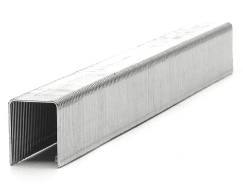 Detailní záběr na sešívací sponky