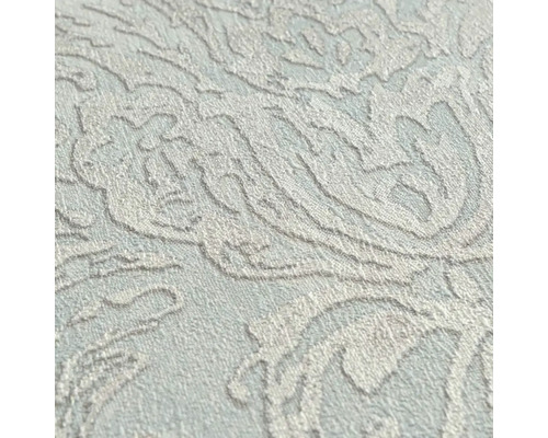 Detail strukturované tapety se vzorem