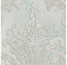 Detail vzorované tapety s květinovým dekorem