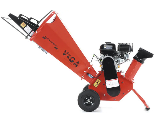 Štěpkovač s plnicí násypkou, motorem a koly