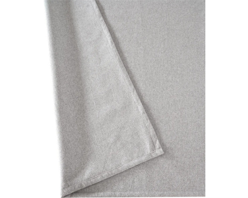 Detailní záběr látkového ubrusu s lemem