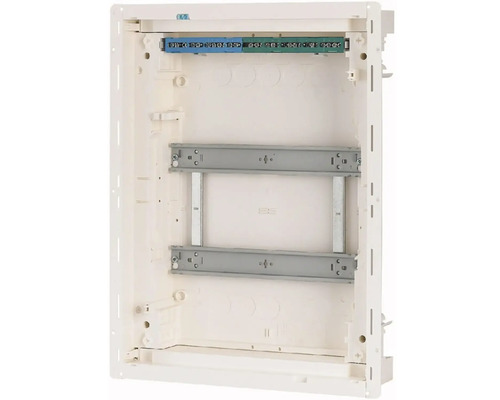 Prázdná zapuštěná rozvodnice s montážními lištami a svorkami