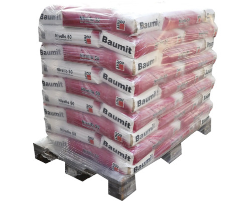 Paleta s několika pytli Baumit Nivello 50 vyrovnávací malty