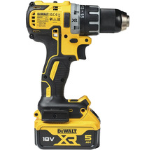 Aku vrtačka Dewalt s 18 volty a 5 ampérhodinami