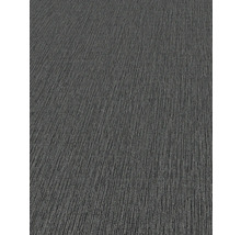 Detailní pohled na strukturovanou tapetu