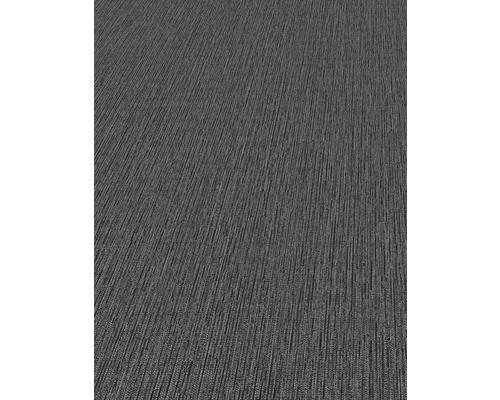 Detailní pohled na strukturovanou tapetu