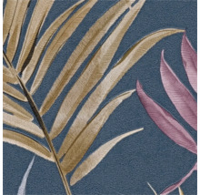 Detail strukturované tapety s motivem listů