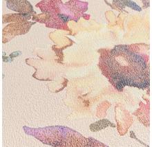 Detail tapety s květinovým vzorem