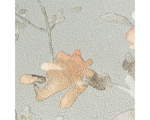 Detail strukturované tapety s květinovým vzorem