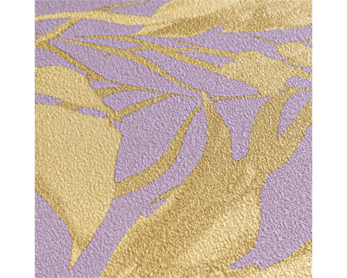 Detail strukturované tapety s motivem listů